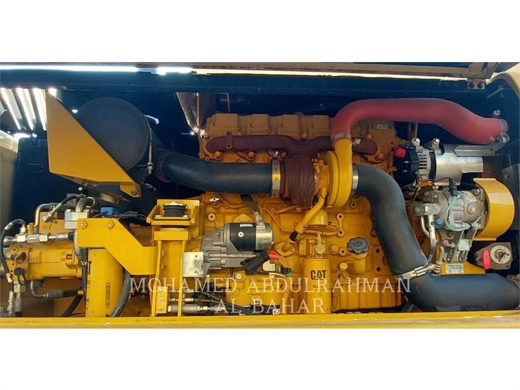 CAT M320D2 Колесни екскаватори