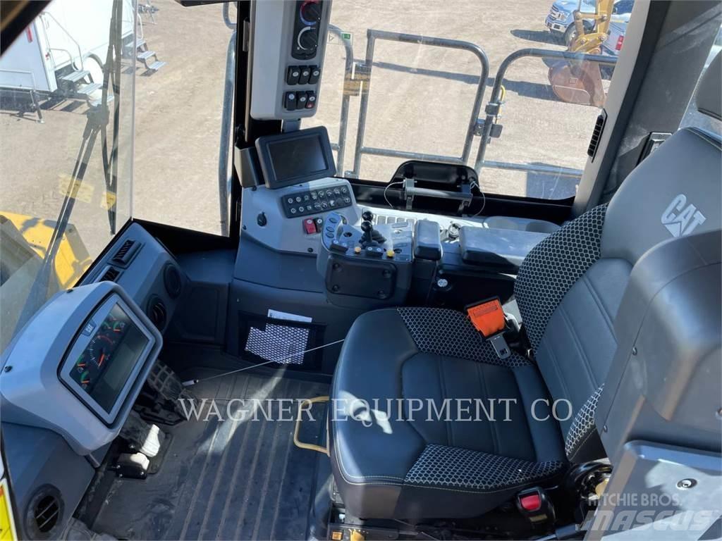 CAT M320F Колесни екскаватори