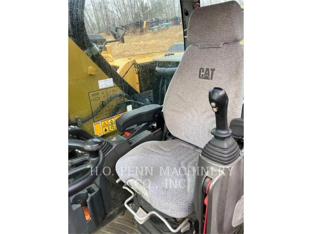 CAT M322F Колесни екскаватори