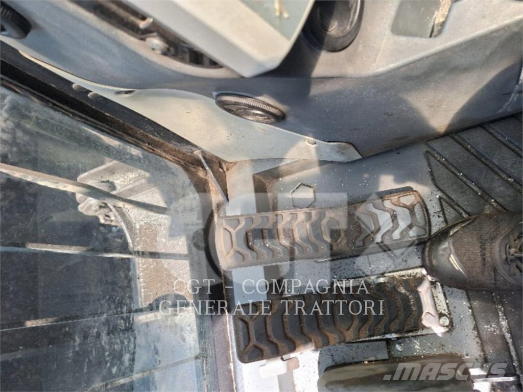 CAT MH 3024 Колесни екскаватори