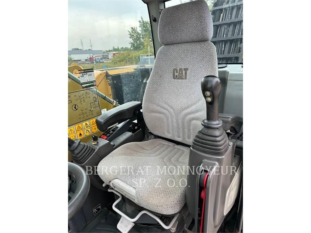 CAT MH3022 Колесни екскаватори