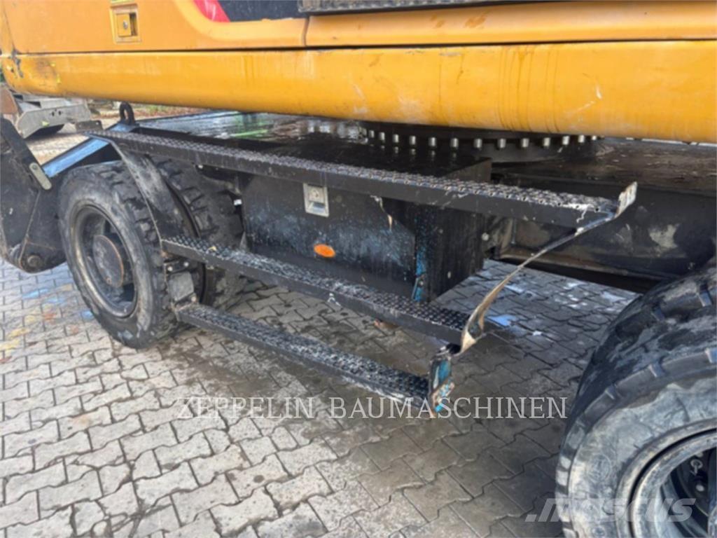 CAT MH3022 Багери за разрушаване
