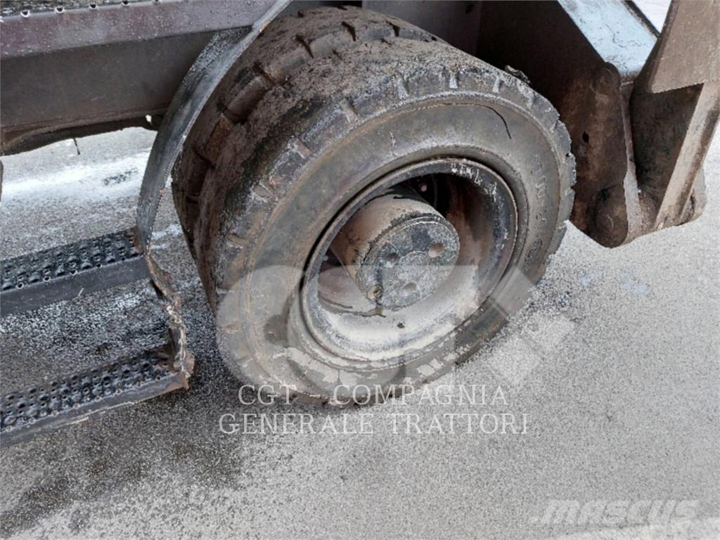 CAT MH3022 Колесни екскаватори