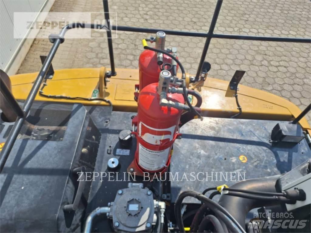 CAT MH3022-06C Багери за разрушаване
