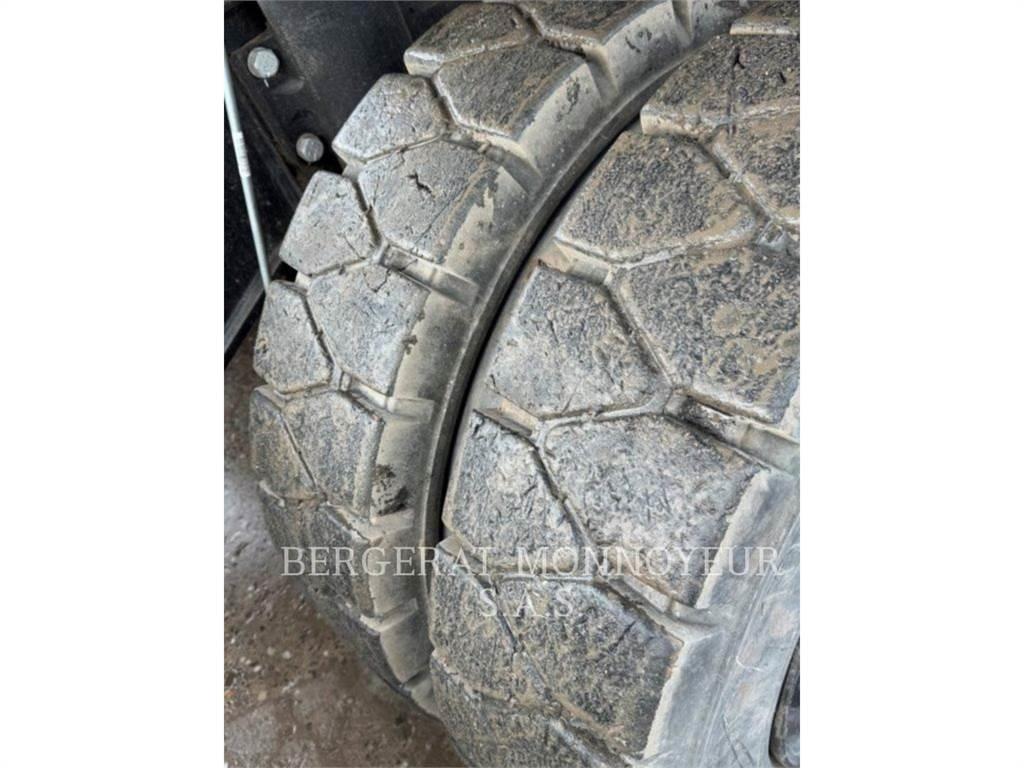 CAT MH3022-07 Колесни екскаватори