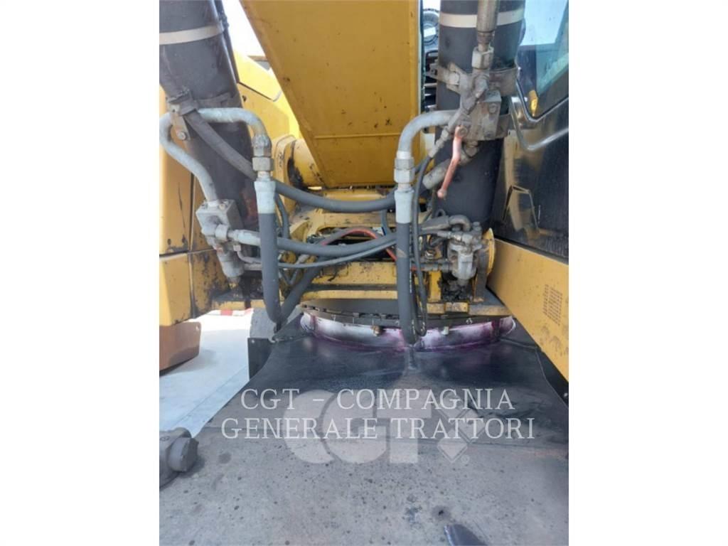 CAT MH3024 Колесни екскаватори