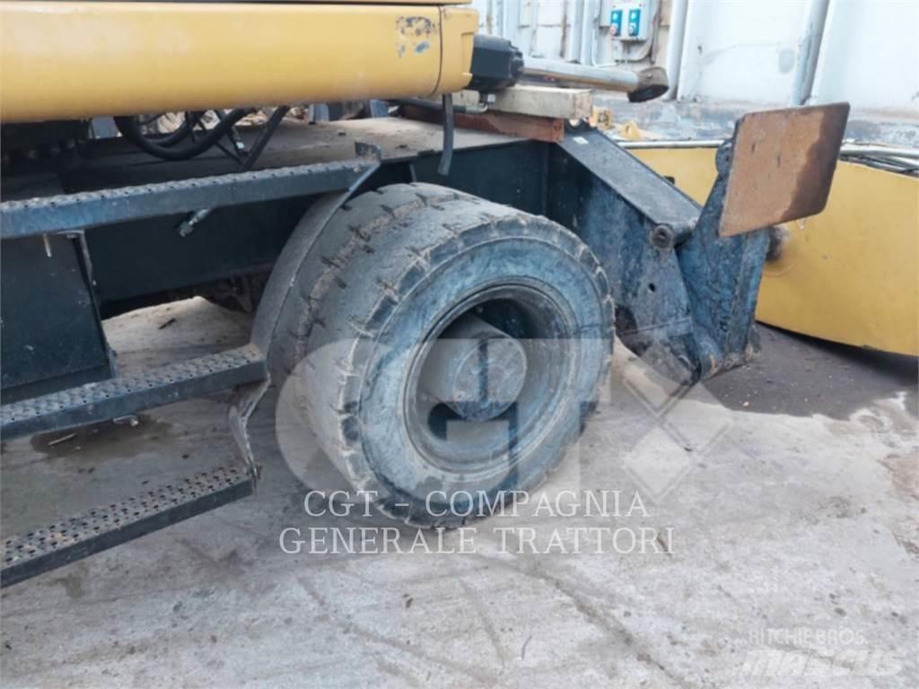 CAT MH3024 Колесни екскаватори