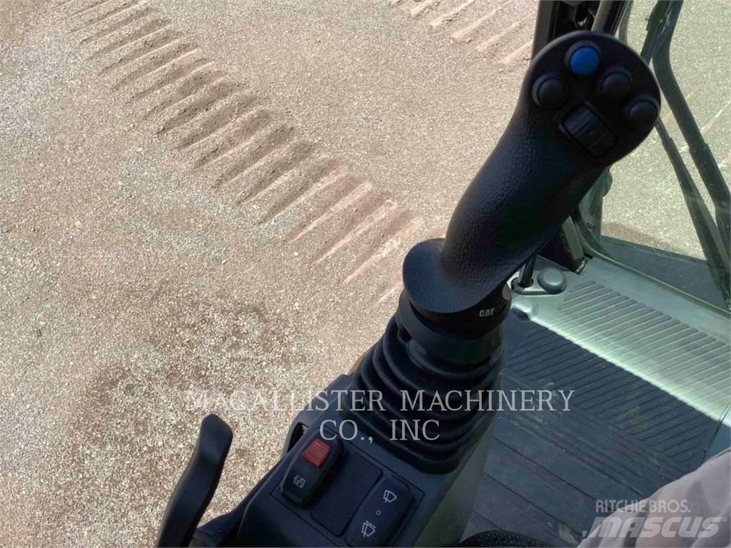 CAT MH3024 Колесни екскаватори