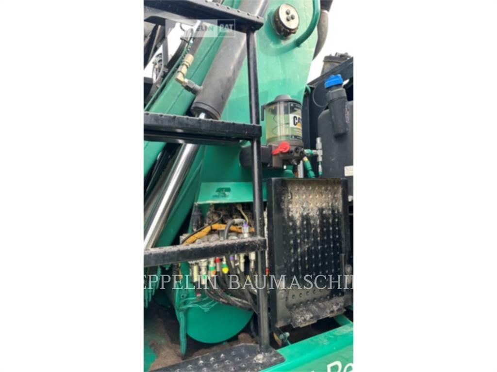 CAT MH3024-06C Багери за разрушаване
