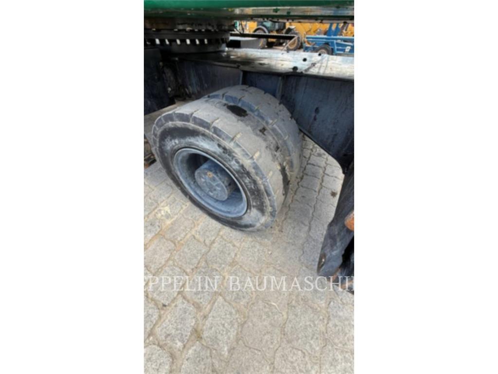 CAT MH3024-06C Багери за разрушаване
