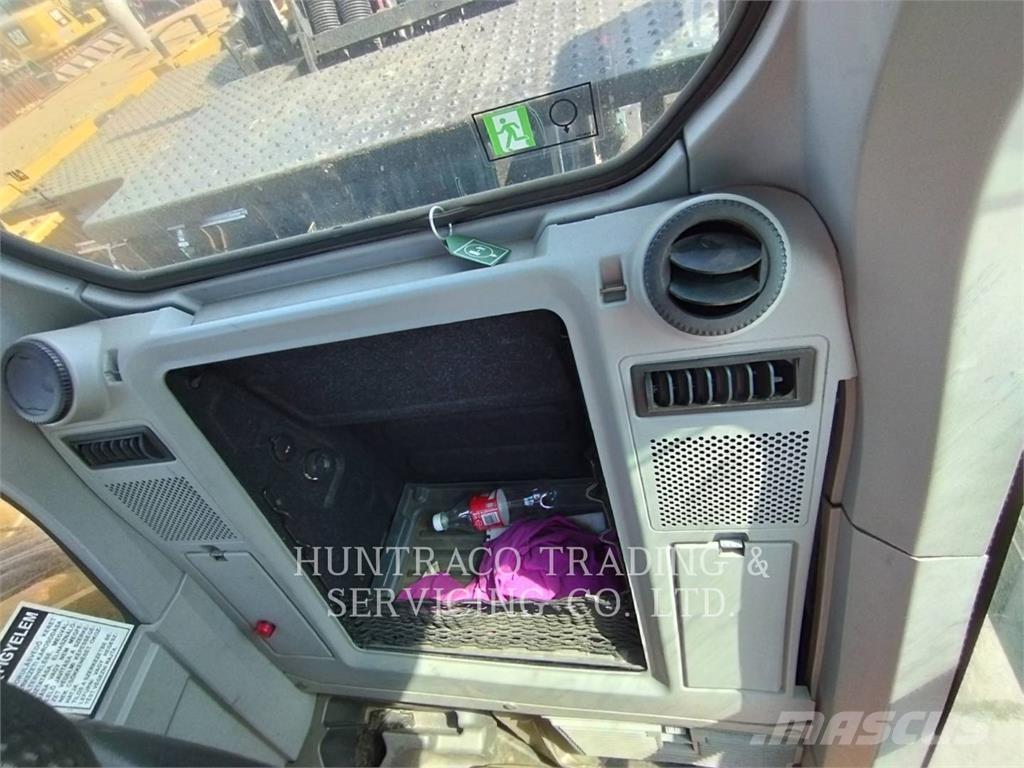 CAT MH3024-07 Колесни екскаватори