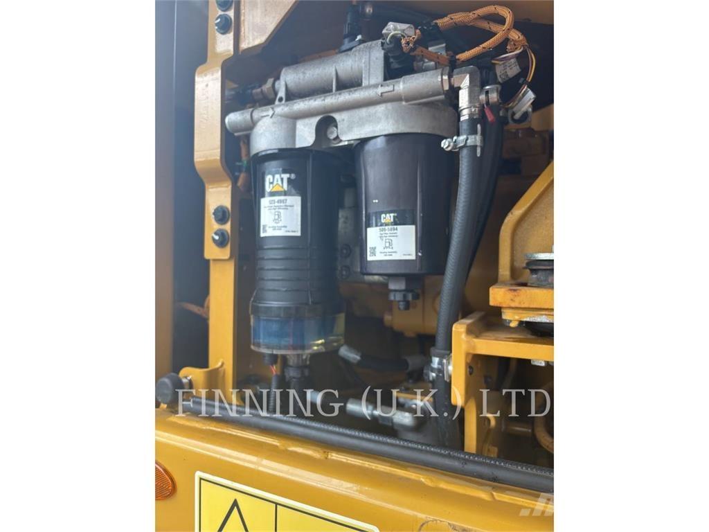 CAT MH3024 07W Колесни екскаватори