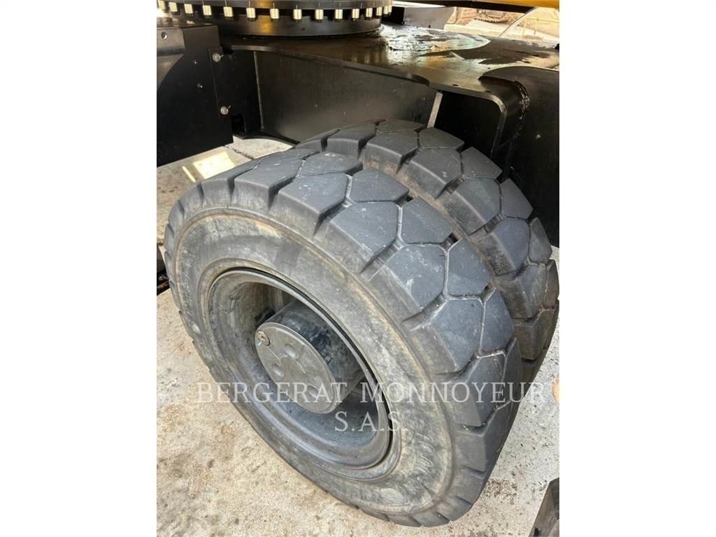CAT MH3024-1 Колесни екскаватори