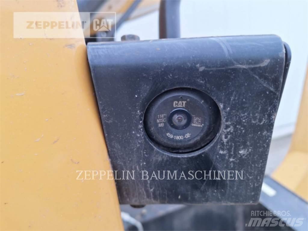 CAT MH3026-06C Багери за разрушаване
