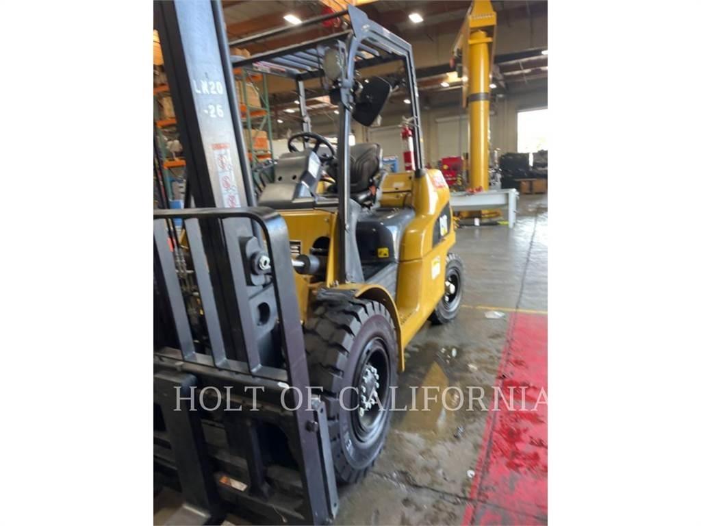 CAT MITSUBISHI DP45N1 Дизелови камиони