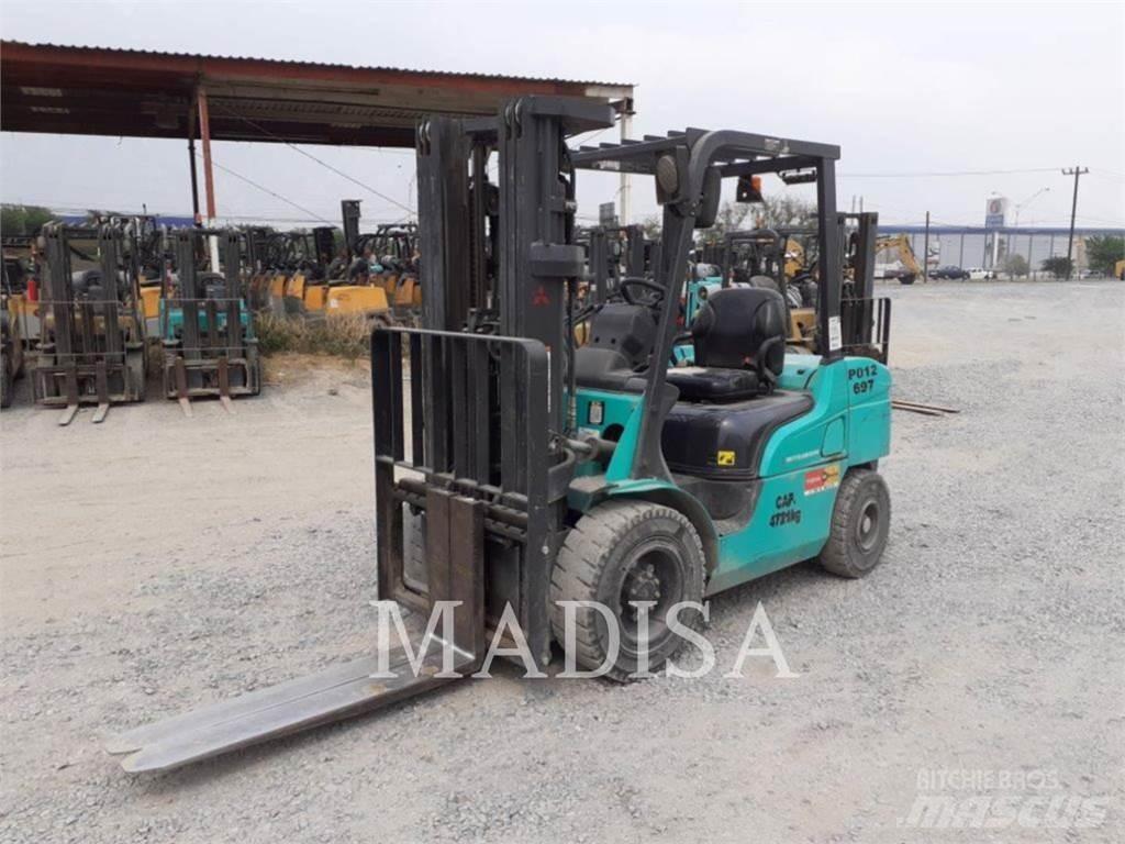 CAT MITSUBISHI FD30NM5 Вилични кари-повдигачи - други