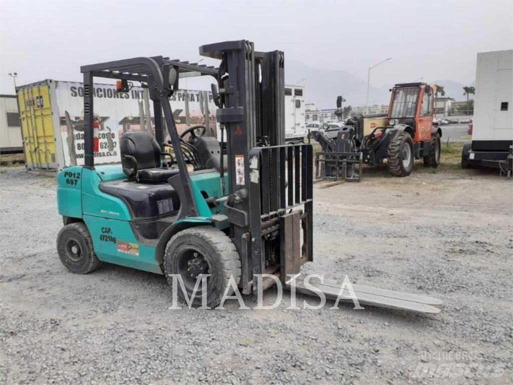 CAT MITSUBISHI FD30NM5 Вилични кари-повдигачи - други