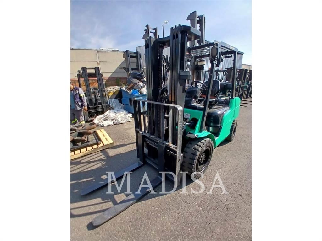CAT MITSUBISHI FG30N-LP Вилични кари-повдигачи - други