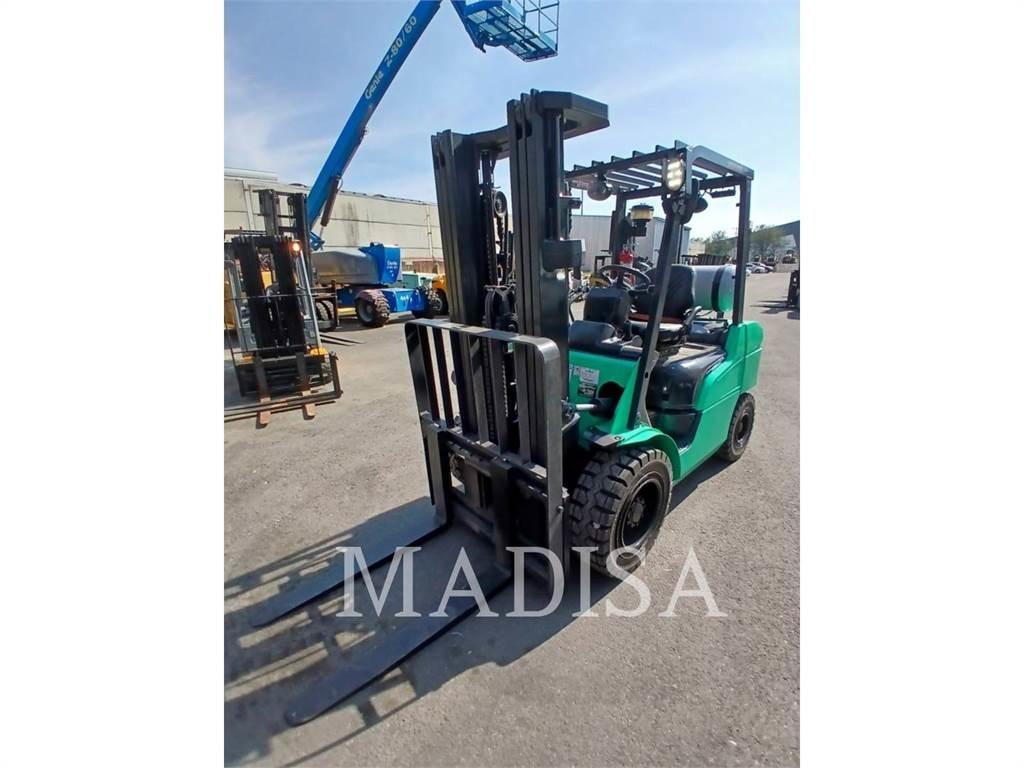 CAT MITSUBISHI FG30N-LP Вилични кари-повдигачи - други