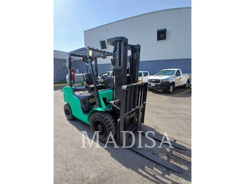CAT MITSUBISHI FG30N-LP Вилични кари-повдигачи - други