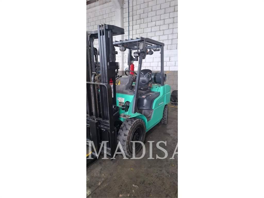 CAT MITSUBISHI FG30N-LP Вилични кари-повдигачи - други