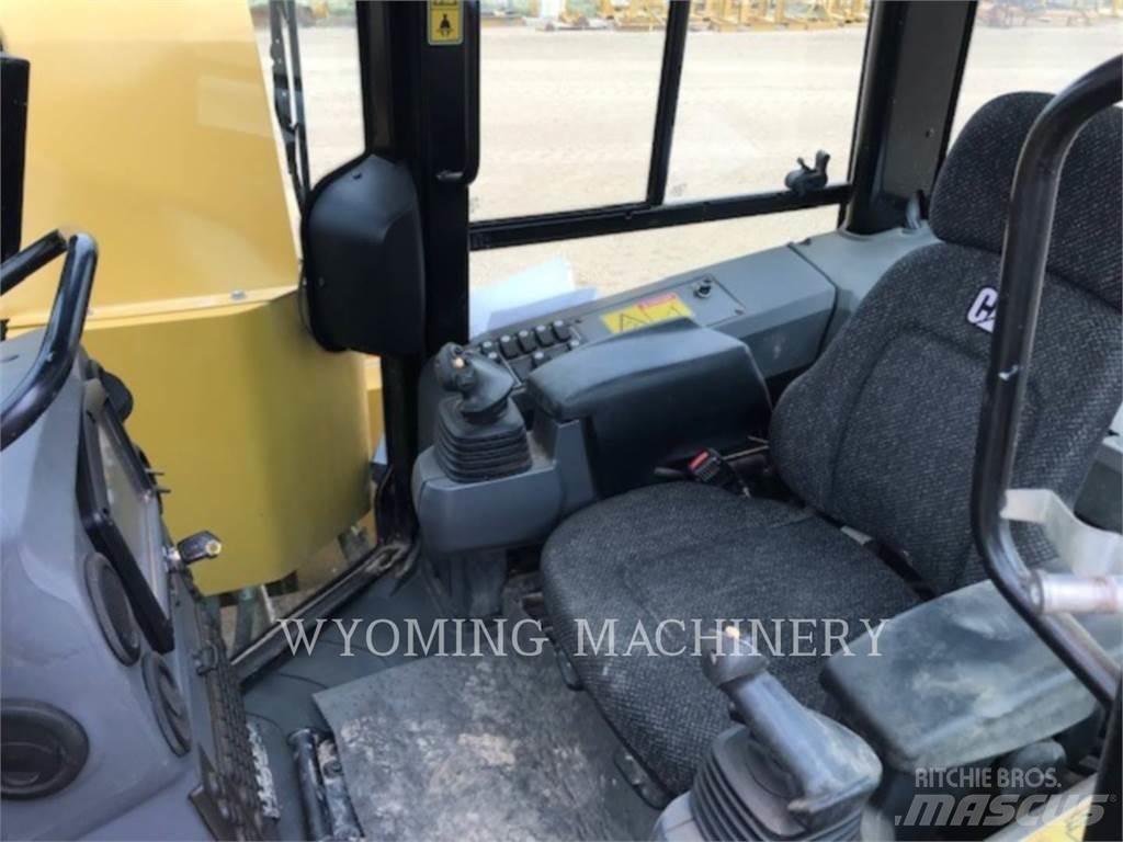 CAT PL61 Тръбополагащи булдозери