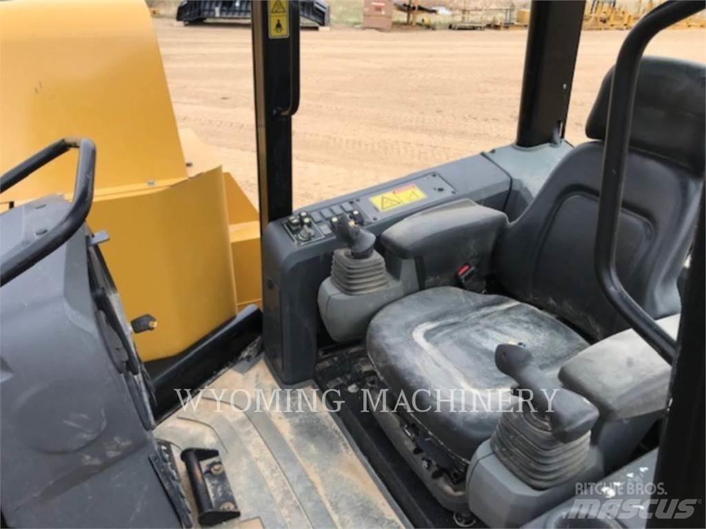 CAT PL61 Тръбополагащи булдозери