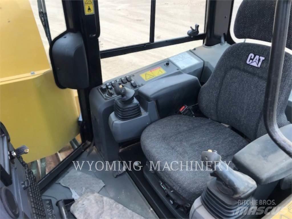 CAT PL61 Тръбополагащи булдозери