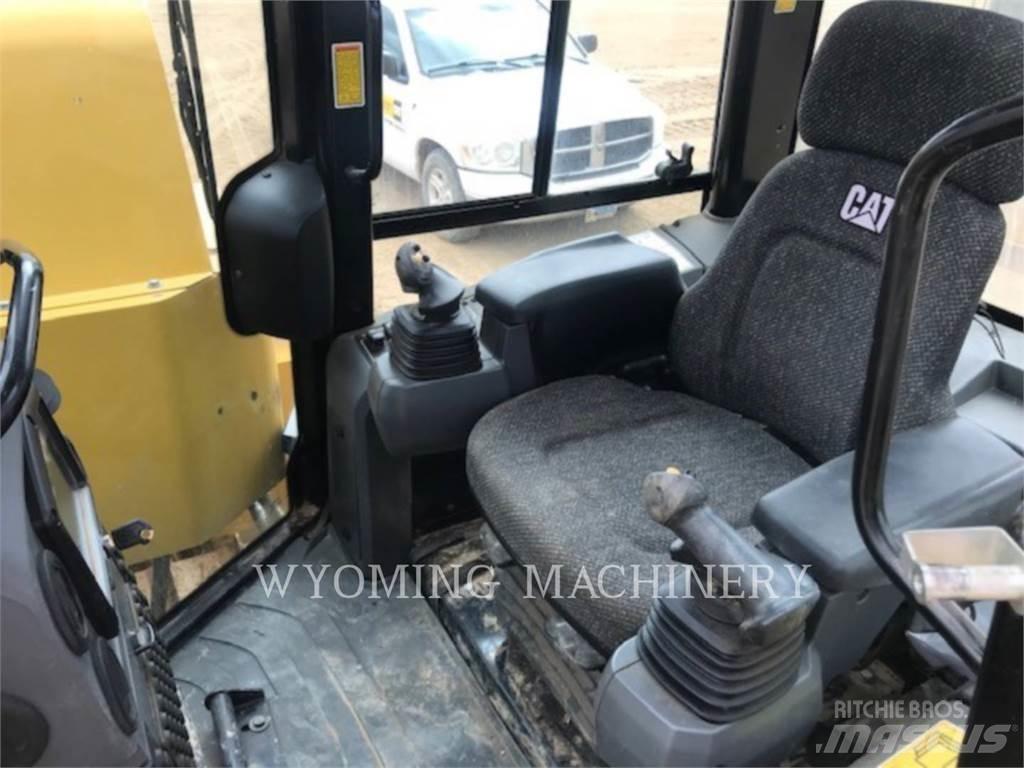 CAT PL61 Тръбополагащи булдозери