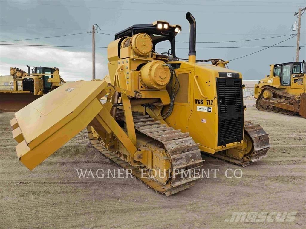 CAT PL61 Тръбополагащи булдозери