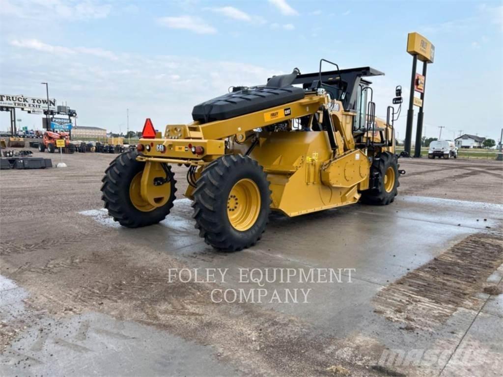 CAT RM400-01 Машини за асфалт
