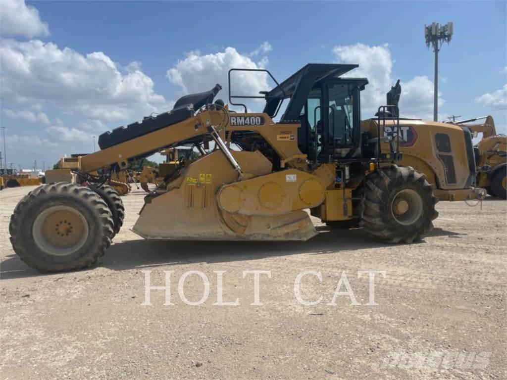 CAT RM400 CAB Колесни товарачи