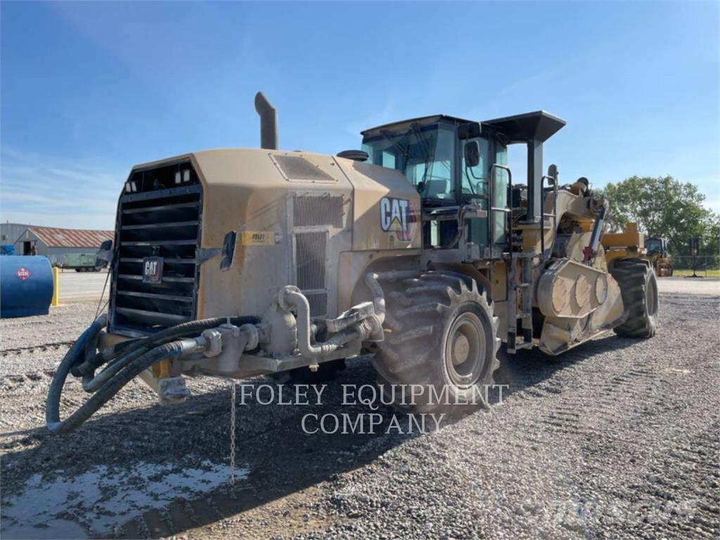 CAT RM500B Машини за асфалт