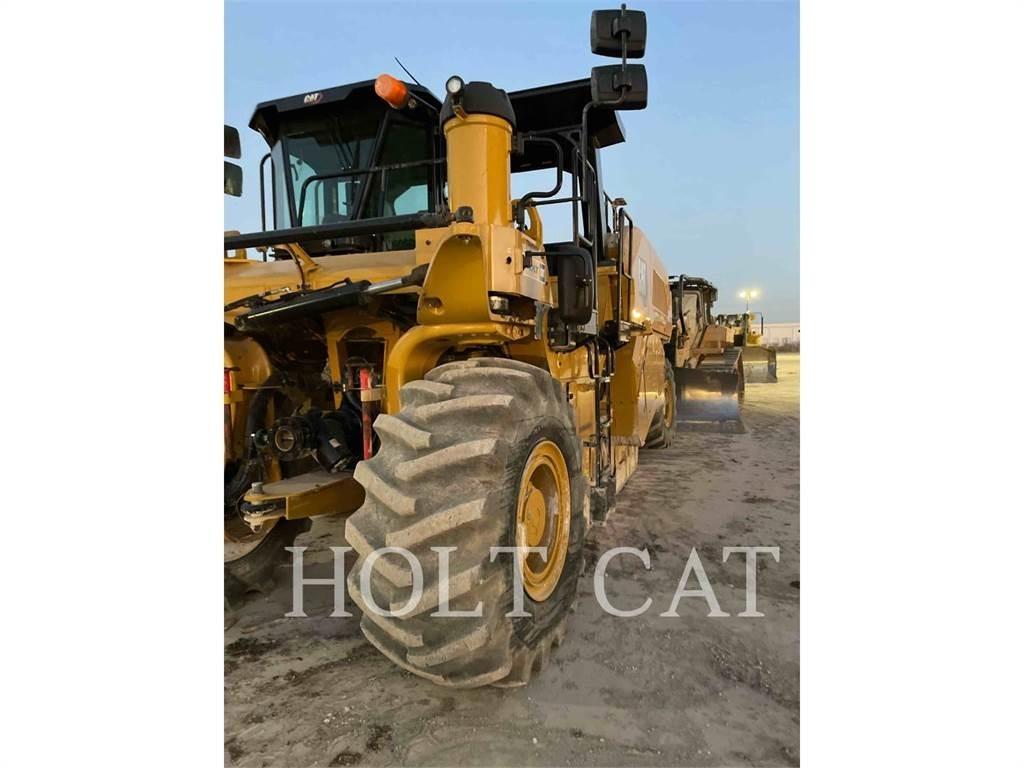 CAT RM800 Рециклатори на асфалт