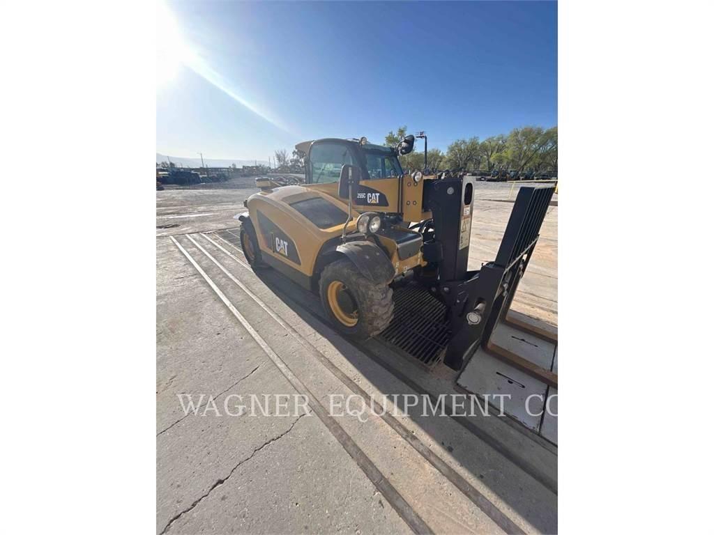 CAT TH255C Телескопични товарачи