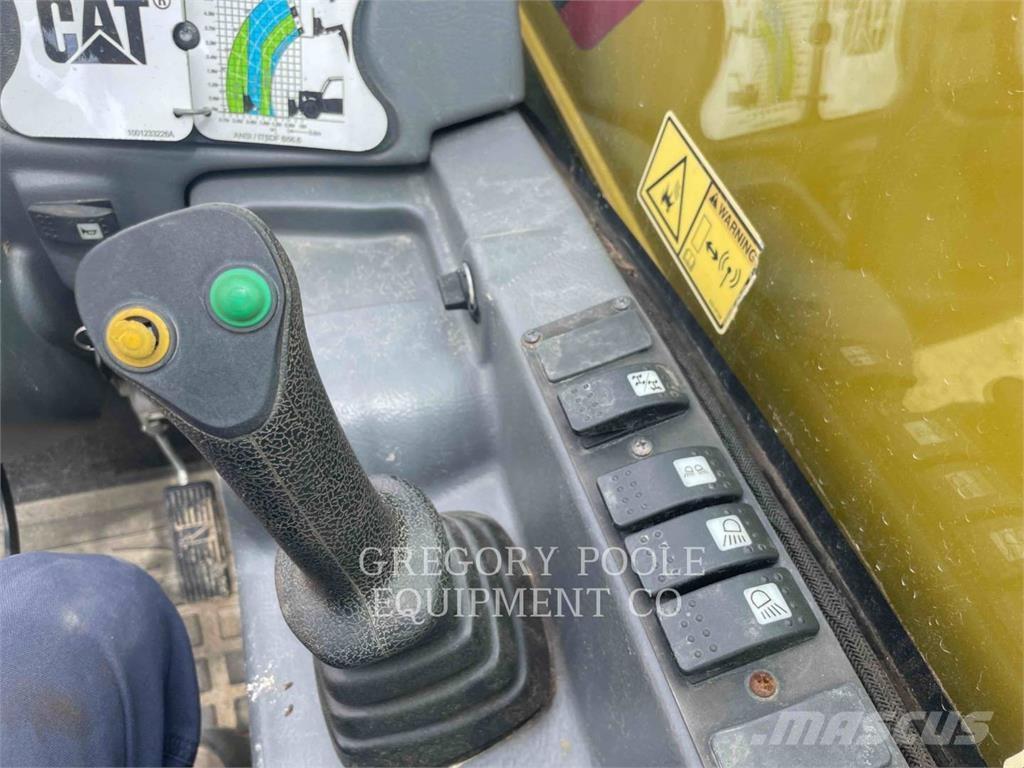 CAT TH255C Телескопични товарачи
