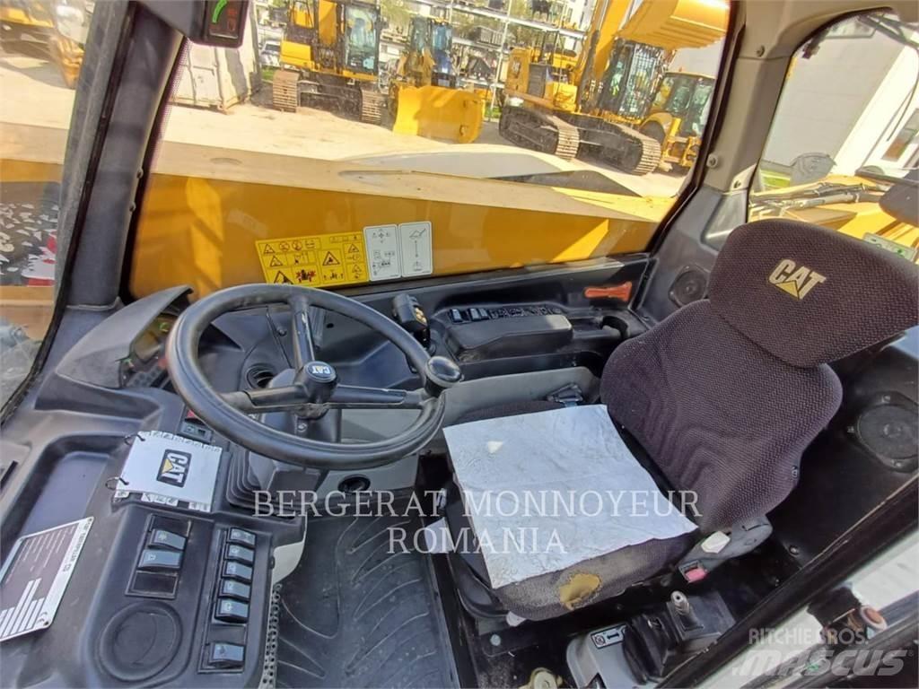 CAT TH407C Телескопични товарачи