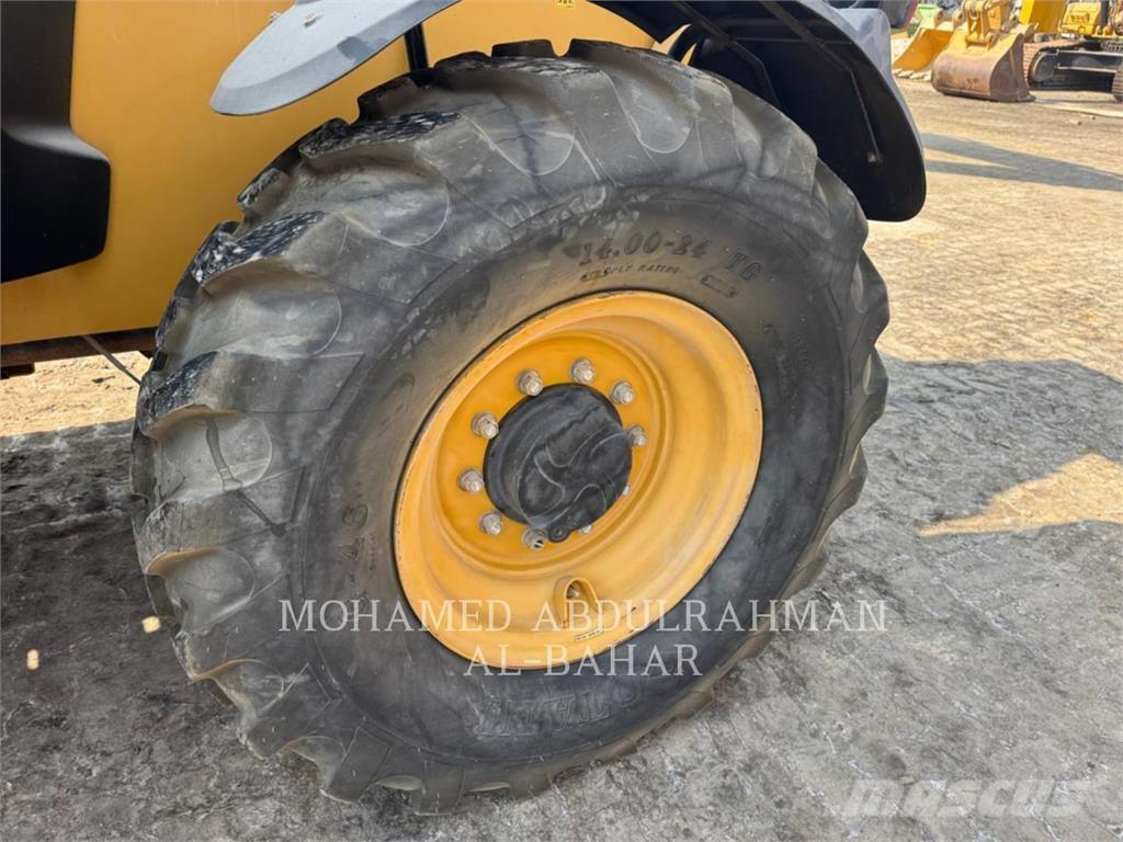 CAT TH417C Телескопични товарачи