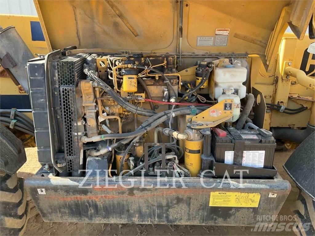 CAT TH63 Телескопични товарачи