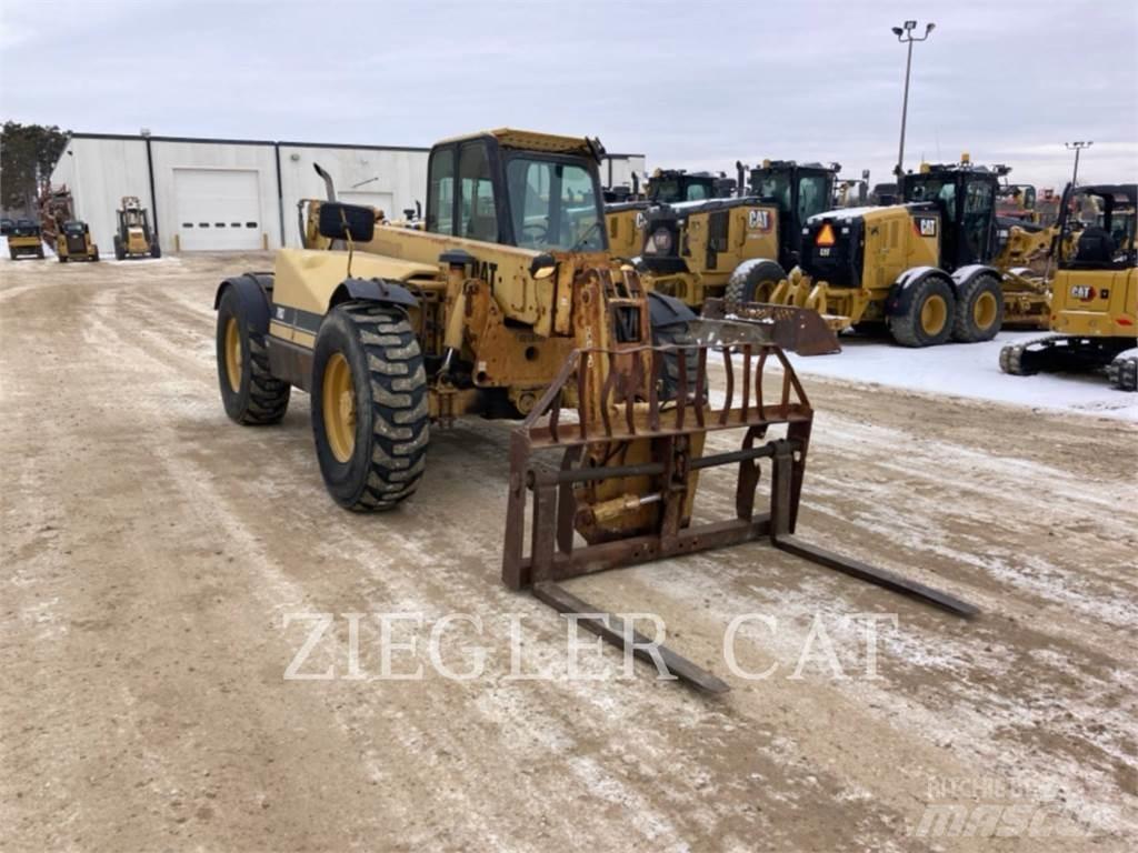CAT TH83 Телескопични товарачи
