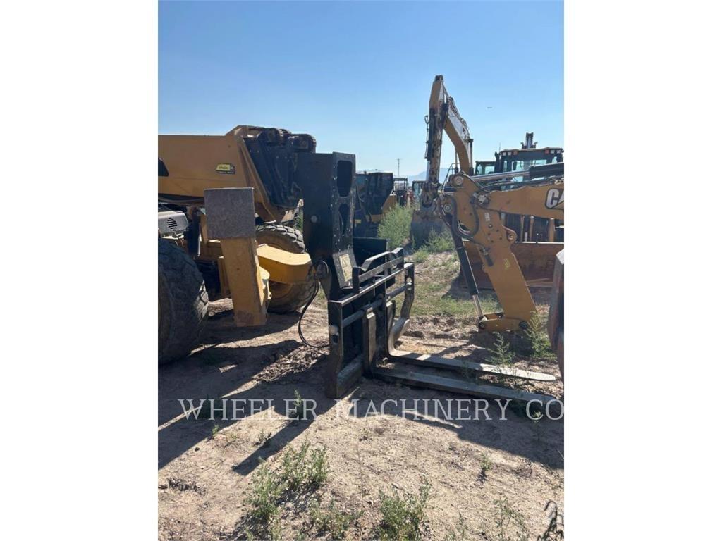 CAT TL1055C CB Телескопични товарачи