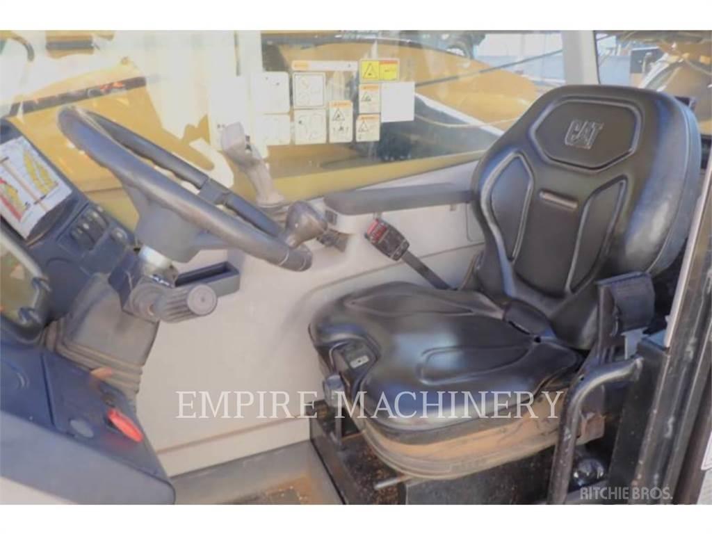 CAT TL1055D Телескопични товарачи