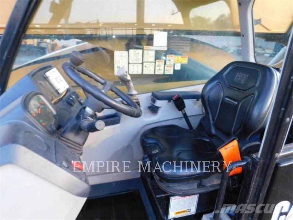CAT TL1055D Телескопични товарачи