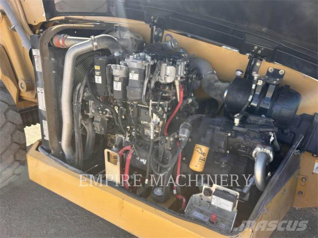 CAT TL1055D Телескопични товарачи