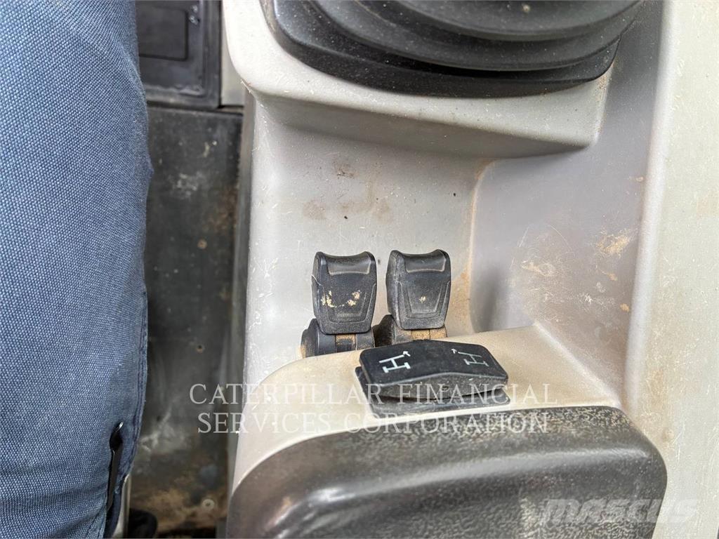 CAT TL1055D Телескопични товарачи