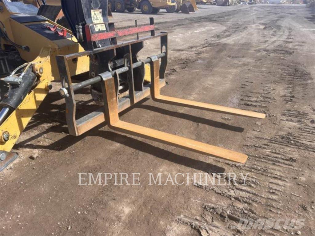 CAT TL1055D Телескопични товарачи