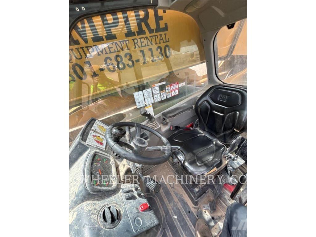 CAT TL1055D CB Телескопични товарачи