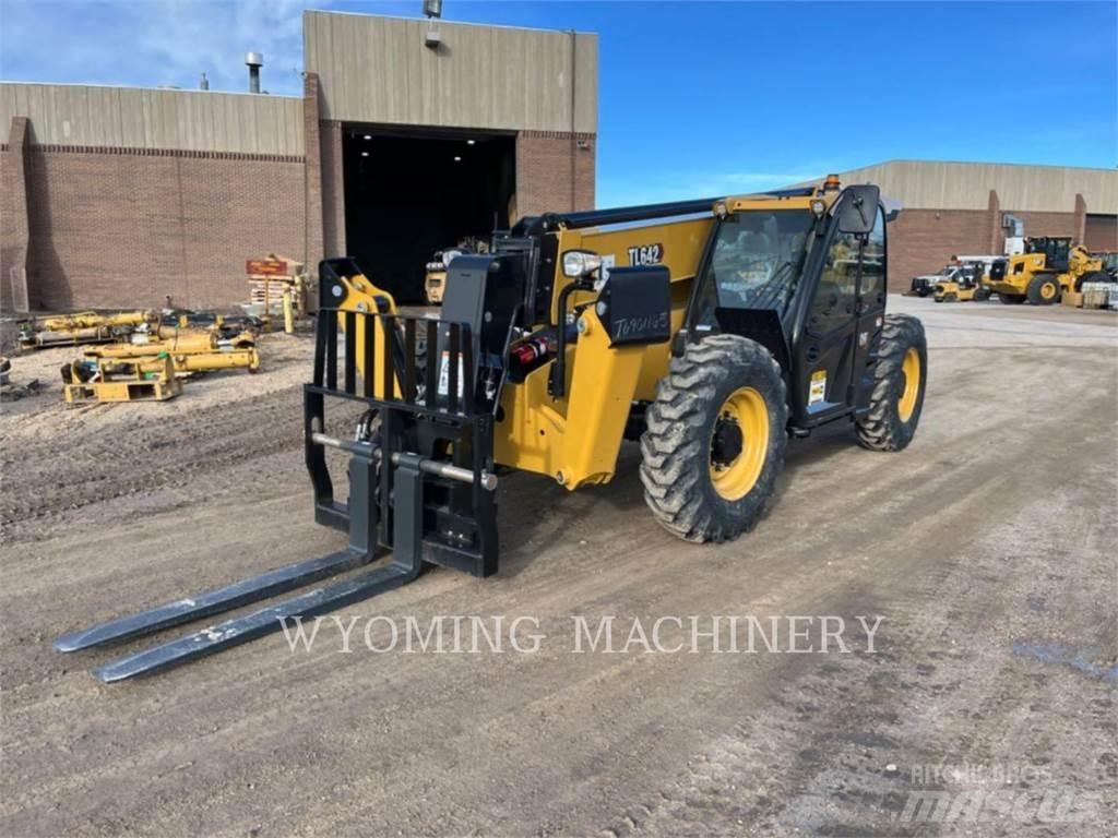 CAT TL642 Телескопични товарачи