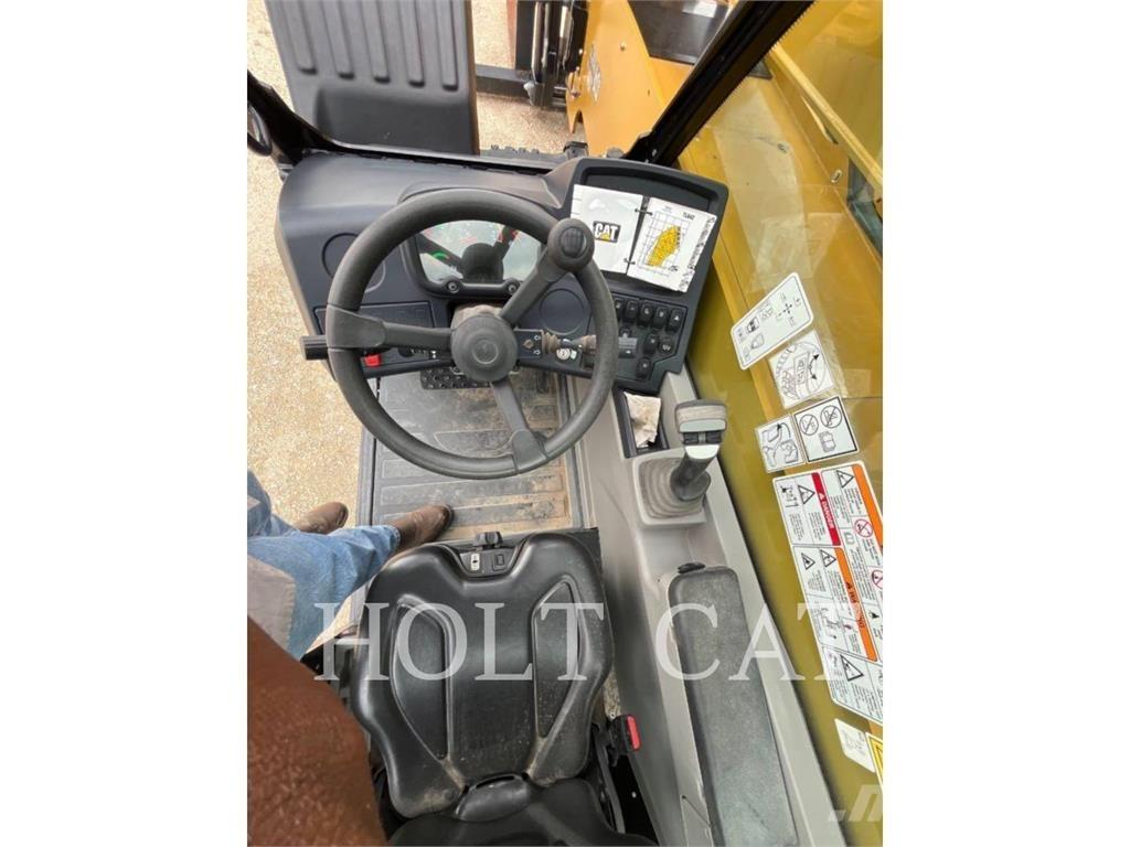 CAT TL642 Телескопични товарачи