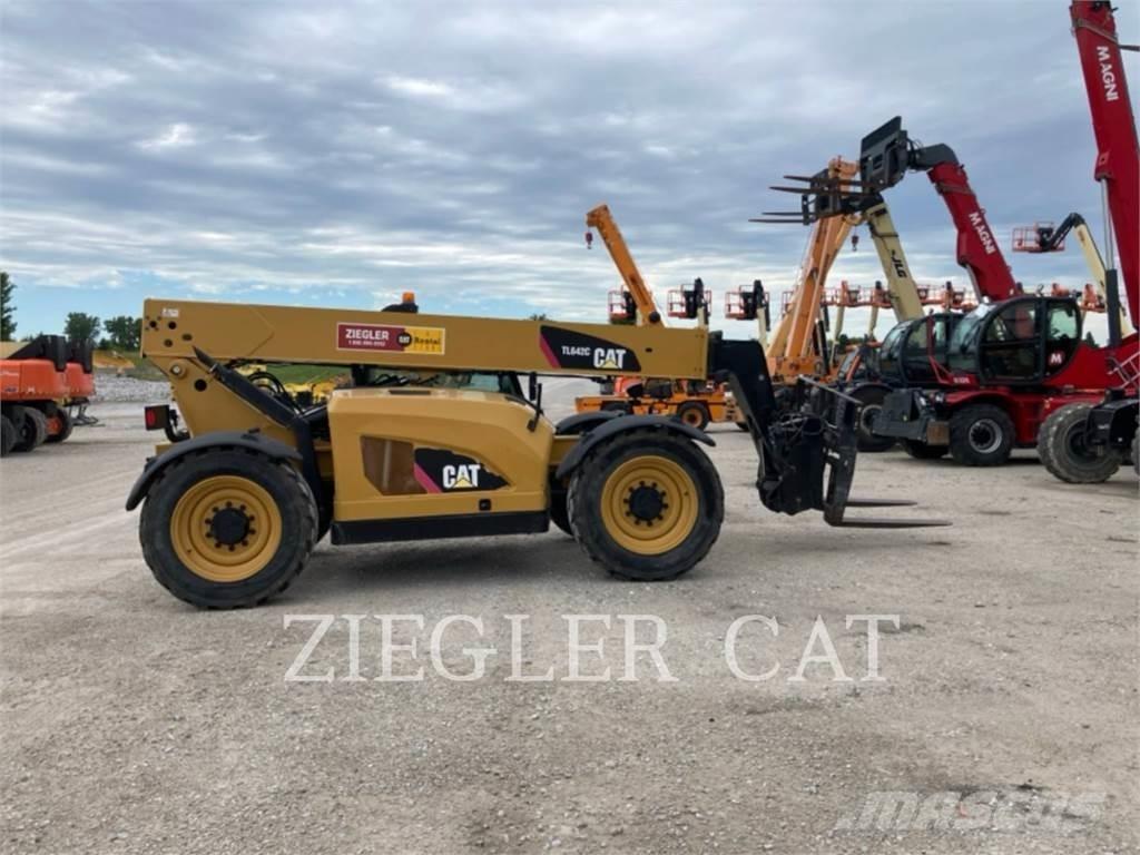 CAT TL642C Телескопични товарачи